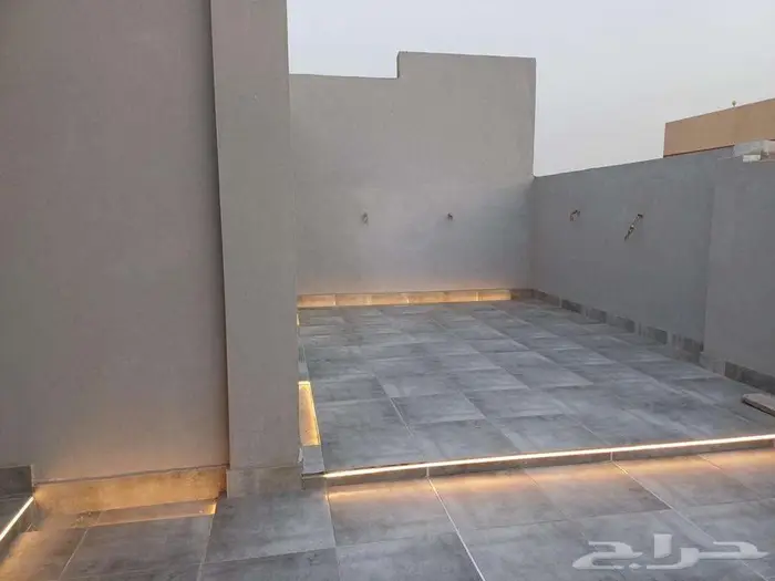ملحق روف للبيع حي النزهة 30