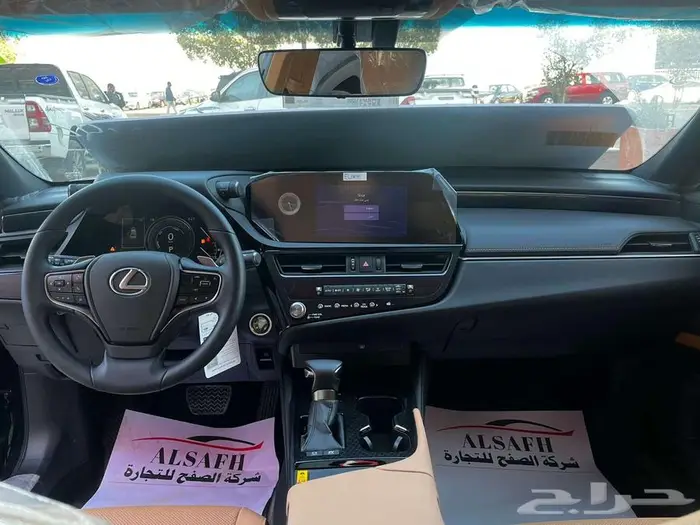 لكزس ES300 AH 2025 5