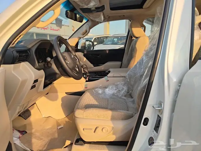 لاندكروزر GXR L2 بنزين 2025 سعودي ( بطاقة جمركيه ) 5