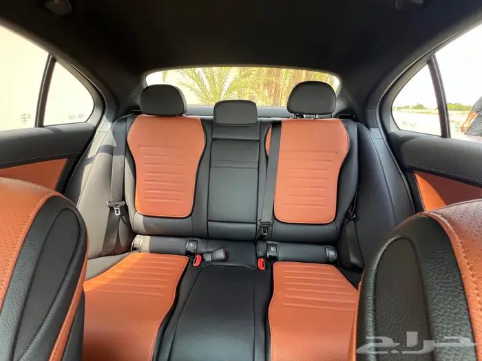 مرسيدس C 2024 AMG لون داخلي جملي وأسود 9