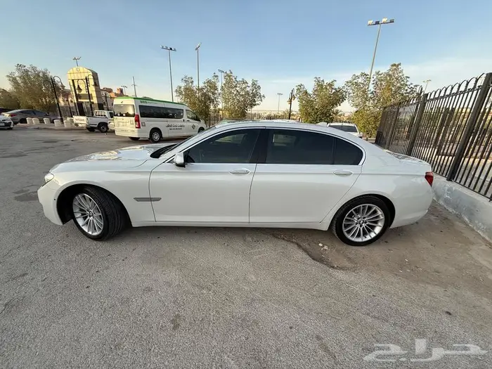 Bmw شبه جديد وممشى قليل 2