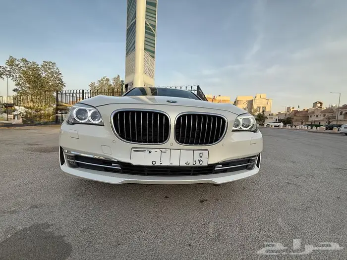 Bmw شبه جديد وممشى قليل 1