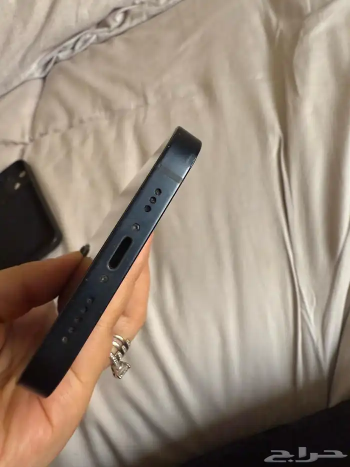 iPhone 13 بحالة ممتازه 2