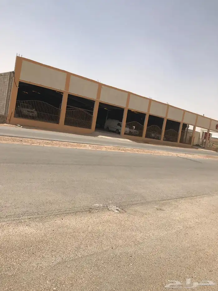 معرض سيارات للبيع 2
