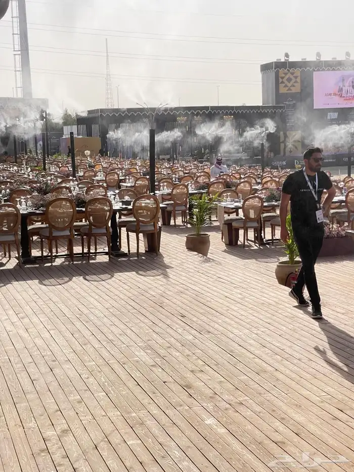 بر د صيفك مع الضباب والرذاذ جلسات خارجية كافيهات مطاعم مدارس 4