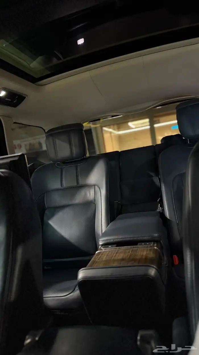 رنج روفر أوتوبيوقرافي تم البيع 34