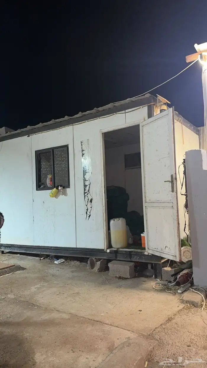 للبيع غرفة متنقلة نظيفة جدا 4 3 مكيفها راكب 0