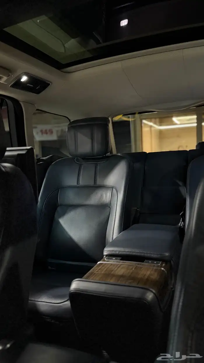 رنج روفر أوتوبيوقرافي تم البيع 36