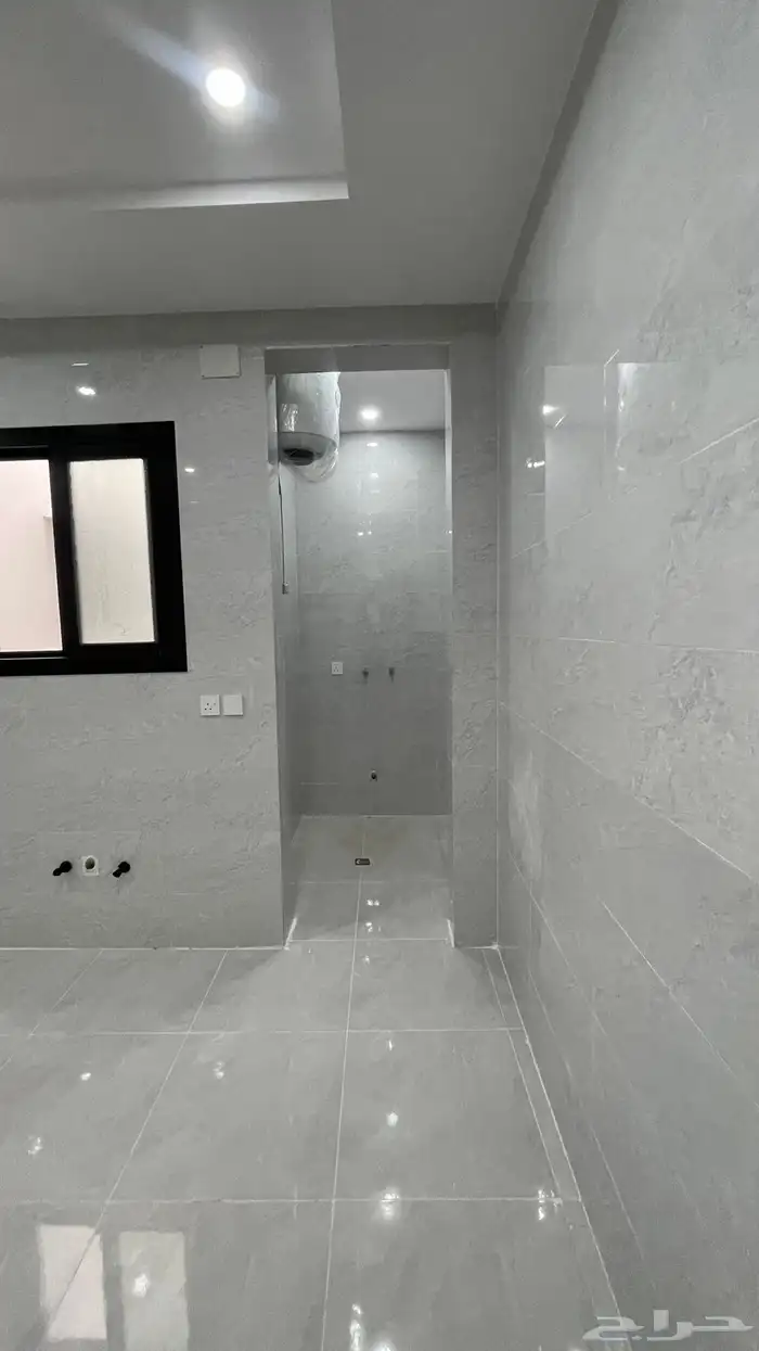شقه ارضيه حي البوادي 6