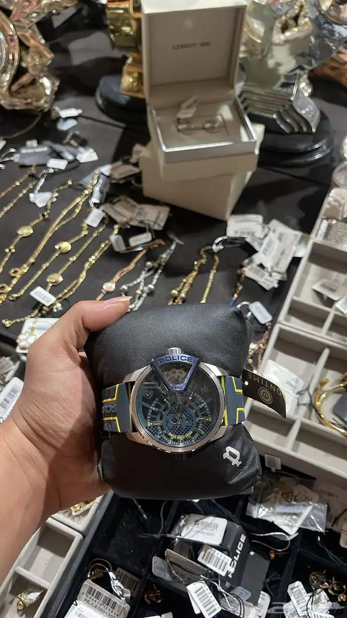 ساعات أصلية بخصم يصل إلى  70 2