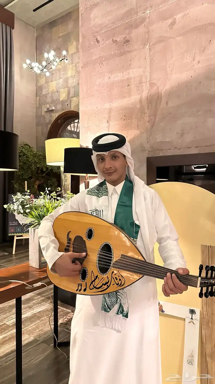 مطرب وفنان وعازف عود 0