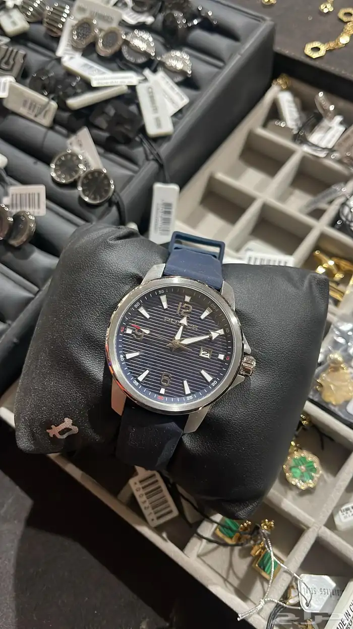 ساعات أصلية بخصم يصل إلى  70 3