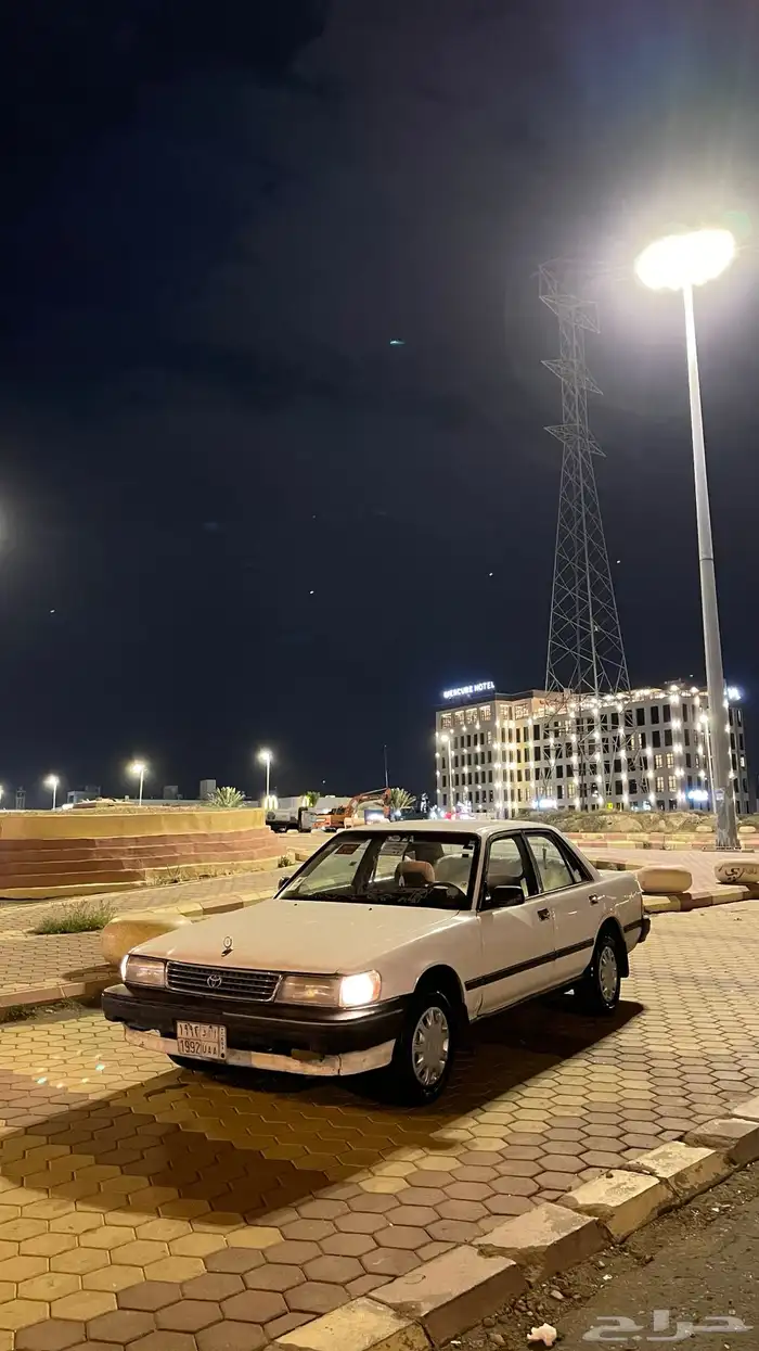 كرسيدا   اللوحه على موديلها مميزه جدا 0