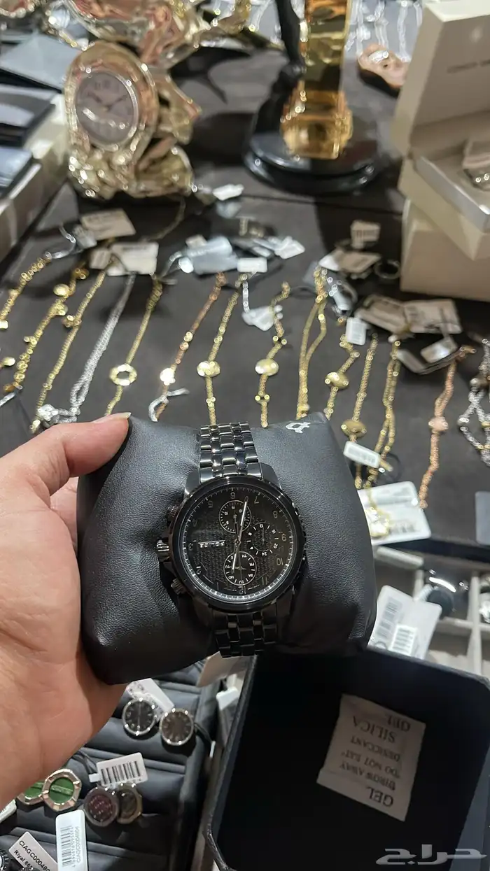 ساعات أصلية بخصم يصل إلى  70 4