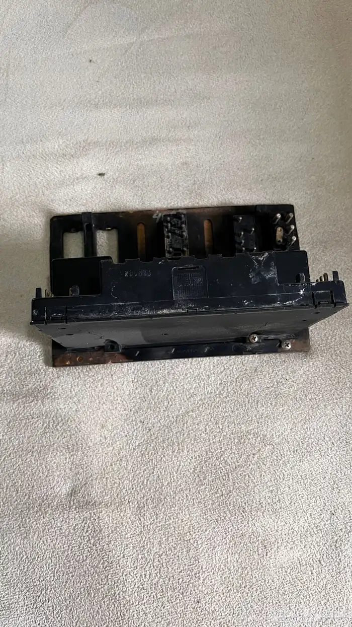 قطع مرسيدس بنز 560 لايجي الا الصامل 7