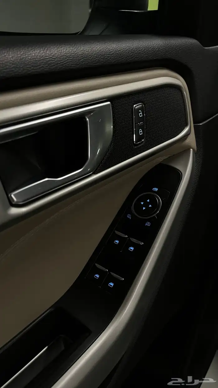 2021 Ford Explorer in original condition 9