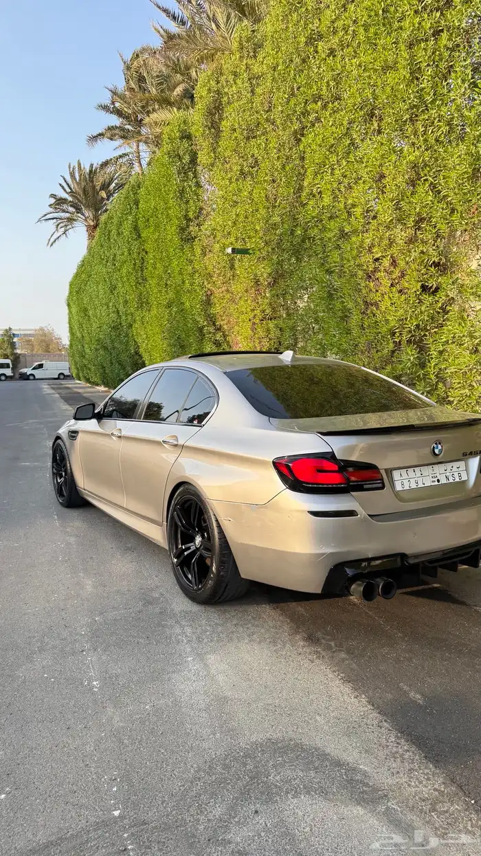 BMW 523i بي ام دبليو الفئة الخامسة 2