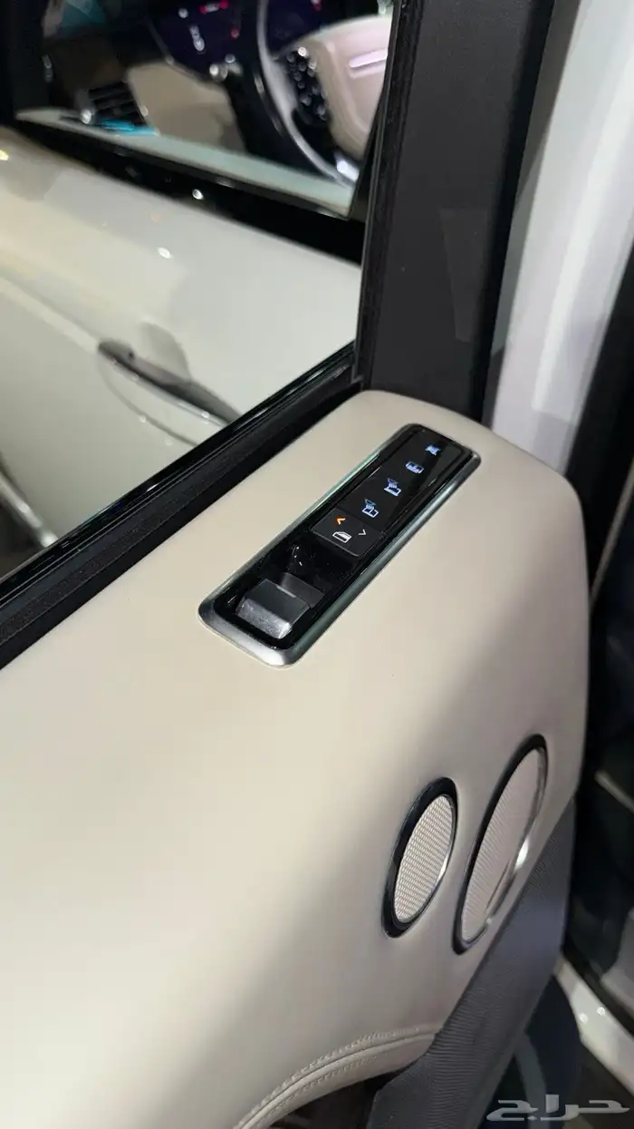 رنج روفر أوتوبيوقرافي تم البيع 24