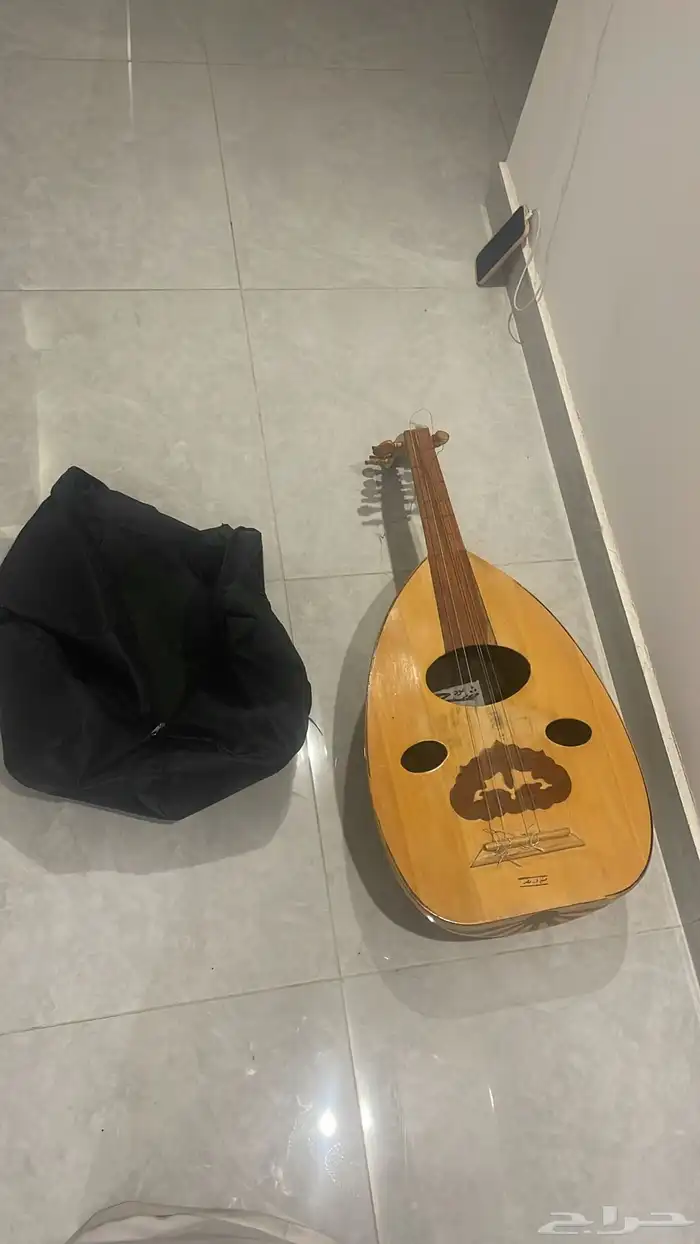 عود موسيقي زرياب للبيع على السوم 2