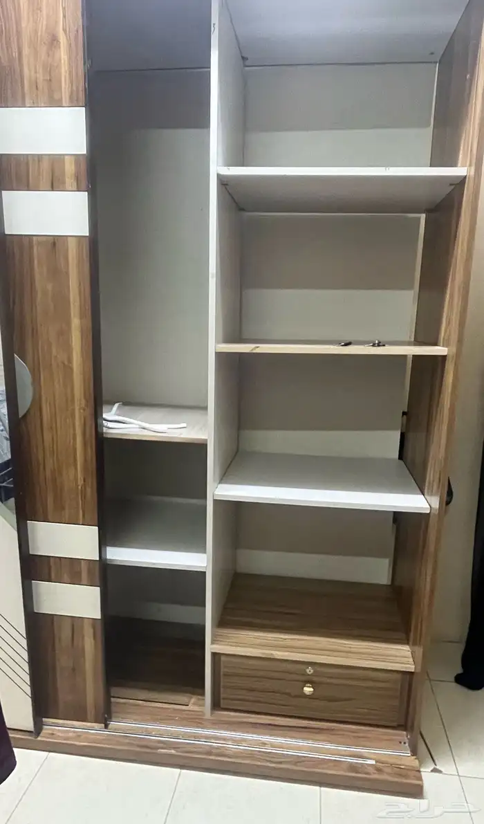 دولاب للبيع 0