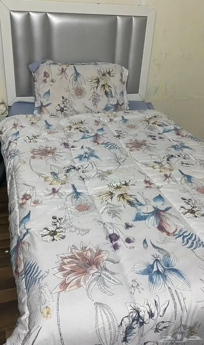 سرير ومرتبه للبيع 1