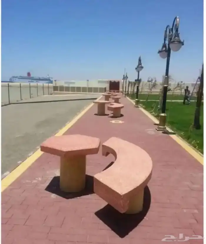 كراسي خرسانية وحاويات واحواض للحدائق 20