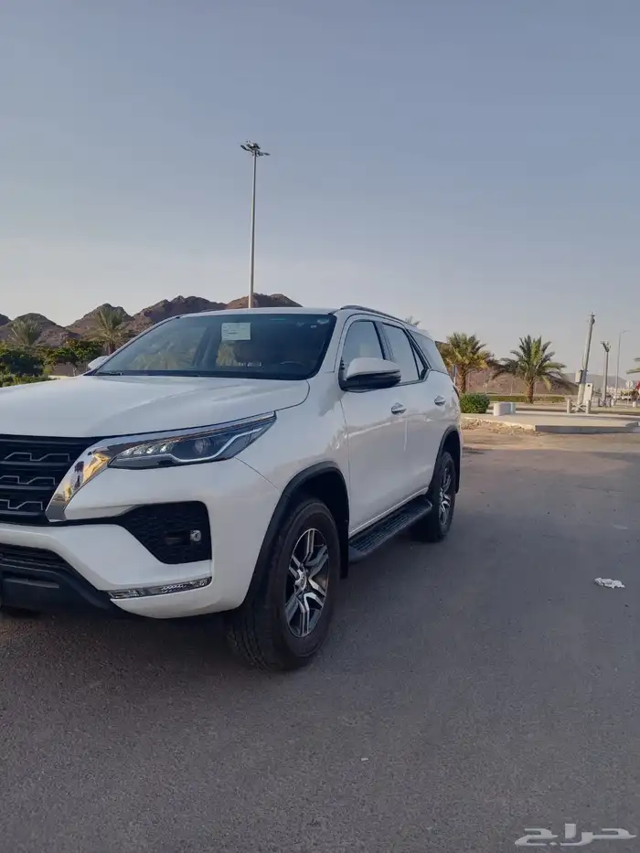 للبيع فورشنر 2023 سعودي 6 سرندل بحالة الوكالة 0