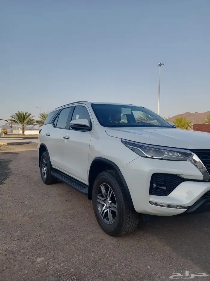 للبيع فورشنر 2023 سعودي 6 سرندل بحالة الوكالة 1