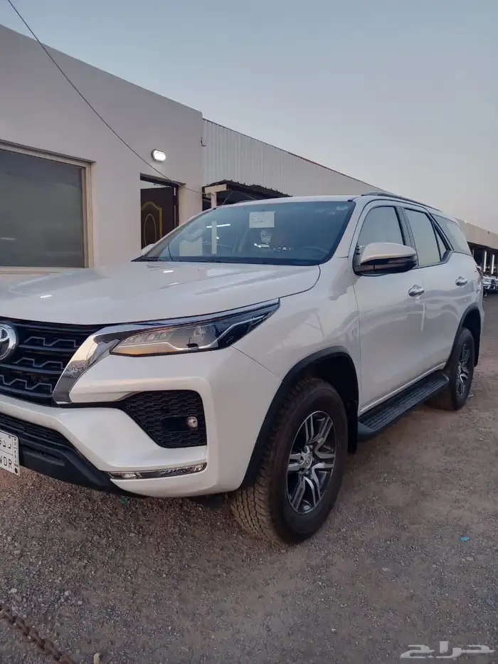 للبيع فورشنر 2023 سعودي 6 سرندل بحالة الوكالة 5