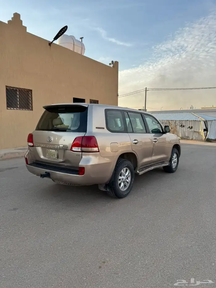 جيب لاندكروزر GXR 2009 فل كامل 2