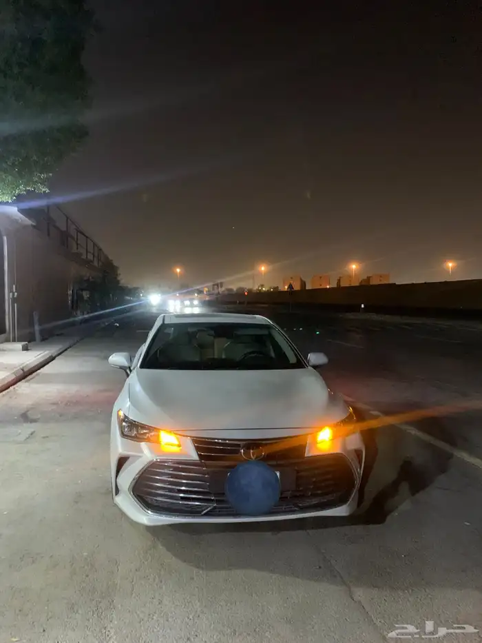 للبيع نوع سيارة تويوتا افالون ليميتد 1