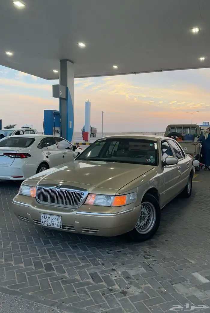 فورد ماركيز 1999 ذهبي  تم البيع 0