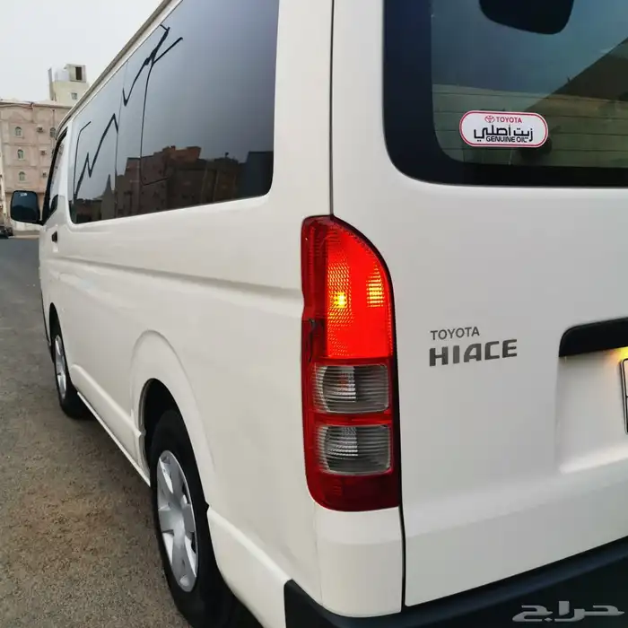 تويوتا هايس 2015 بنزين مخزنة 15