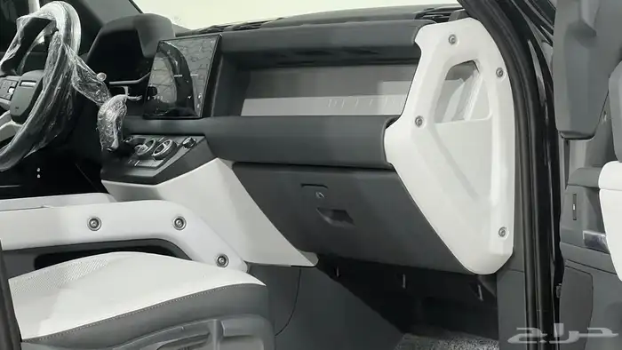 لاند روفر ديفندر SE.2025خليجي عرض اليوم الوطني 9