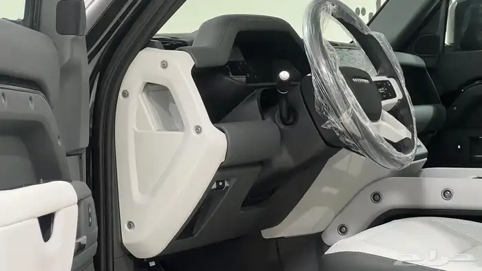 لاند روفر ديفندر SE.2025خليجي عرض اليوم الوطني 6