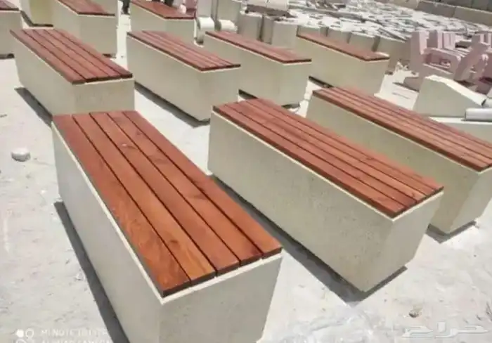 كراسي خرسانية وحاويات واحواض للحدائق 10