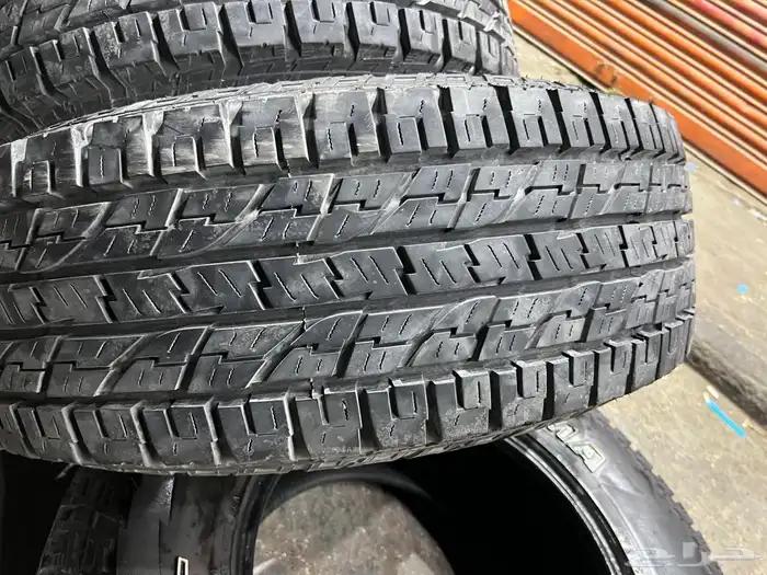 كفرات نص حجري يوكهاما مقاس 285 70 17 18