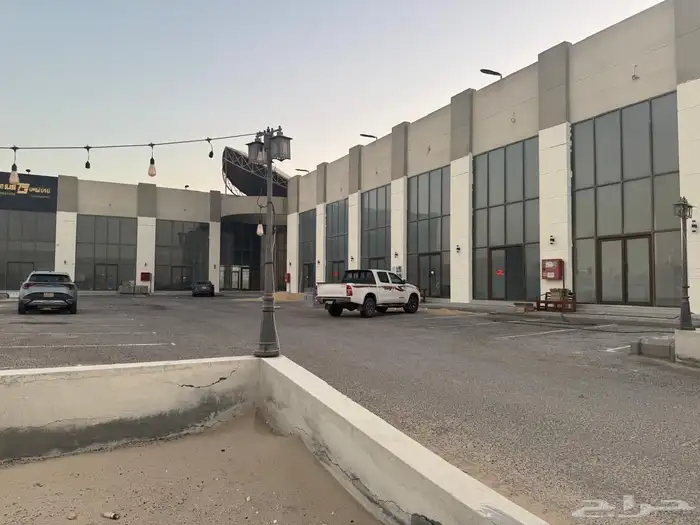 للايجار مجمع تجاري 6