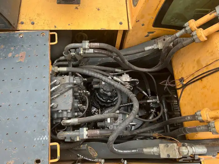 للبيع بوكلين 480 هونداي وارد باحسين 11