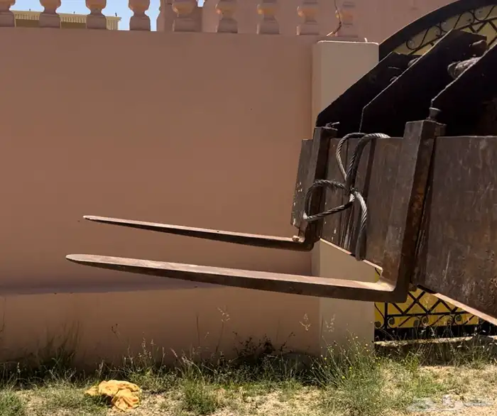 رافعه شوكيه للبيع عرجاء او جي سي بي 2