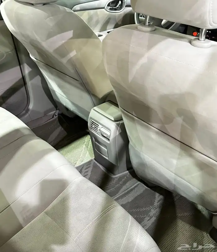 نيسان سنترا موديل 2020 على الشرط 9