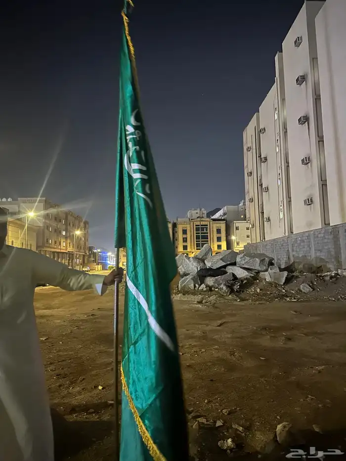 عرض لكم اكبر علم سعودي 3