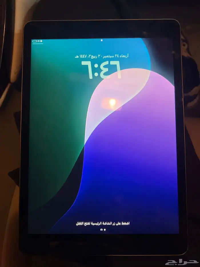 ايباد للبيع 64 قيقا الجيل التاسع فيه شطب بسيط 0