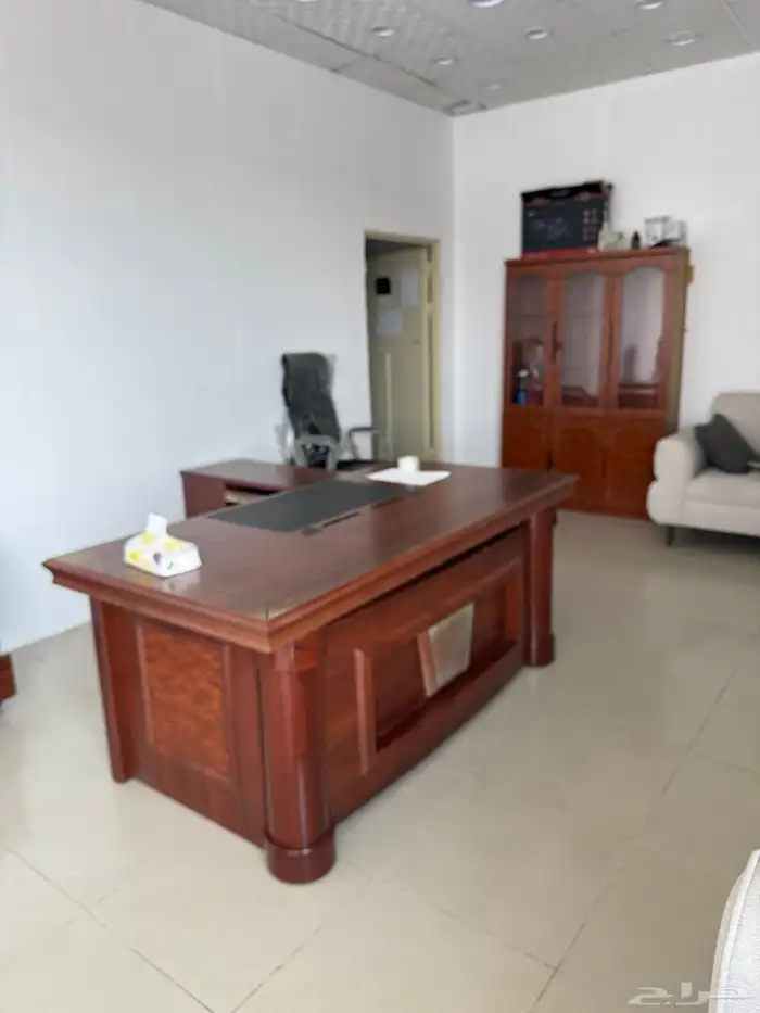 مكاتب جديدة بكرتونها 1