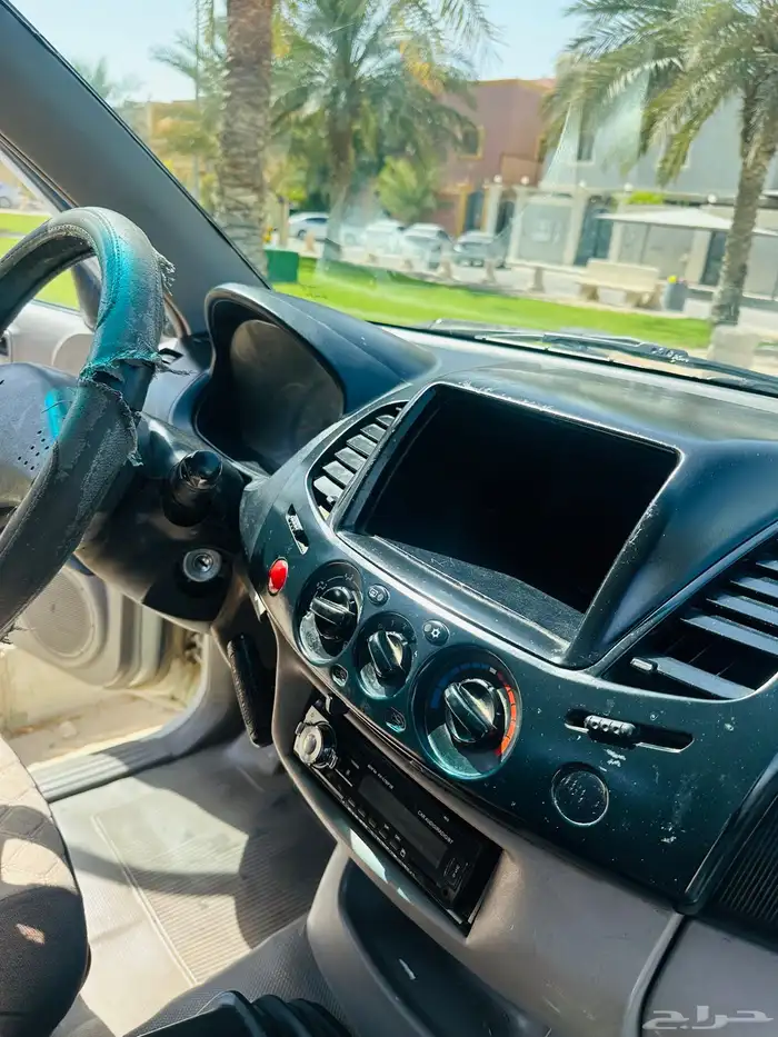 ميتسيوبيشي L200 موديل 2010 للبيع 9