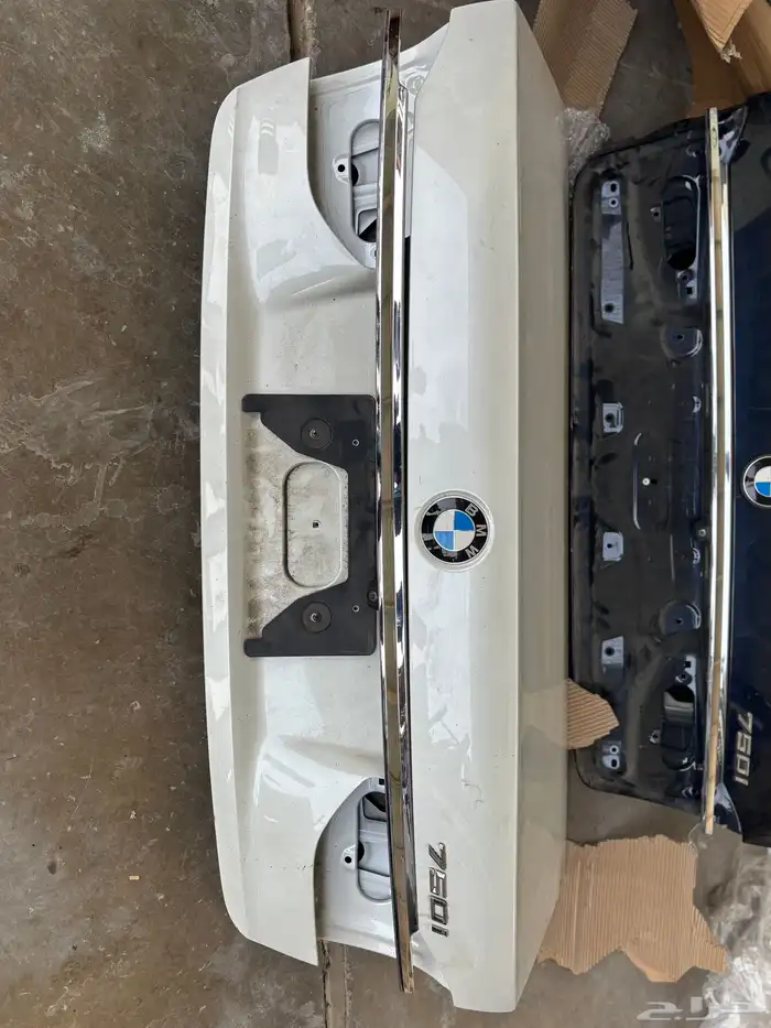 موجد لدينا ابواب شنطه خلفيه مرسيدس و BMW اصلي وكاله 2