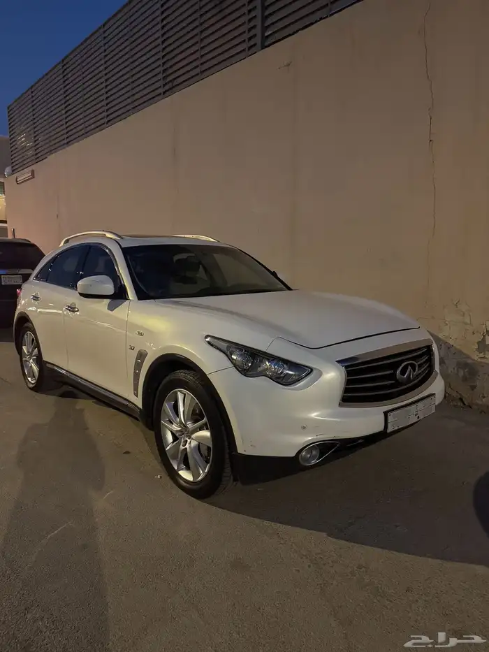 انفنتي ابيض لؤلؤي للبيع 2