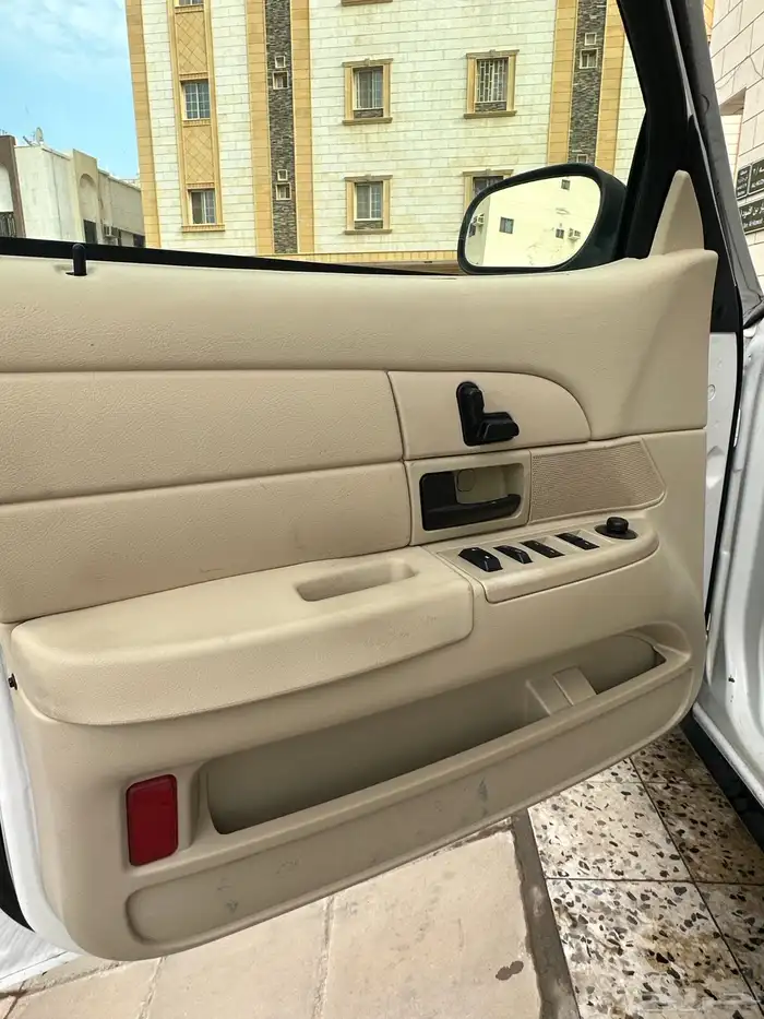 فورد بوليسي 2011 6