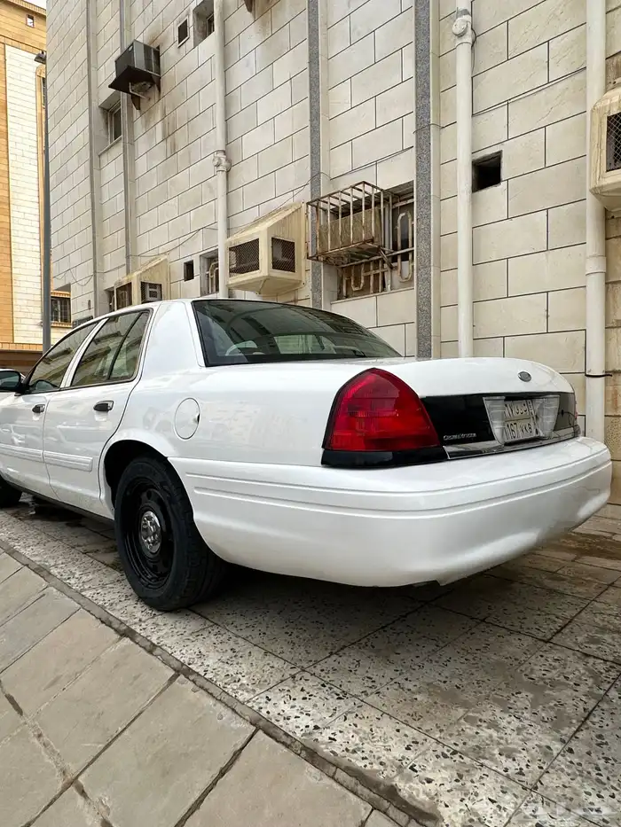 فورد بوليسي 2011 1