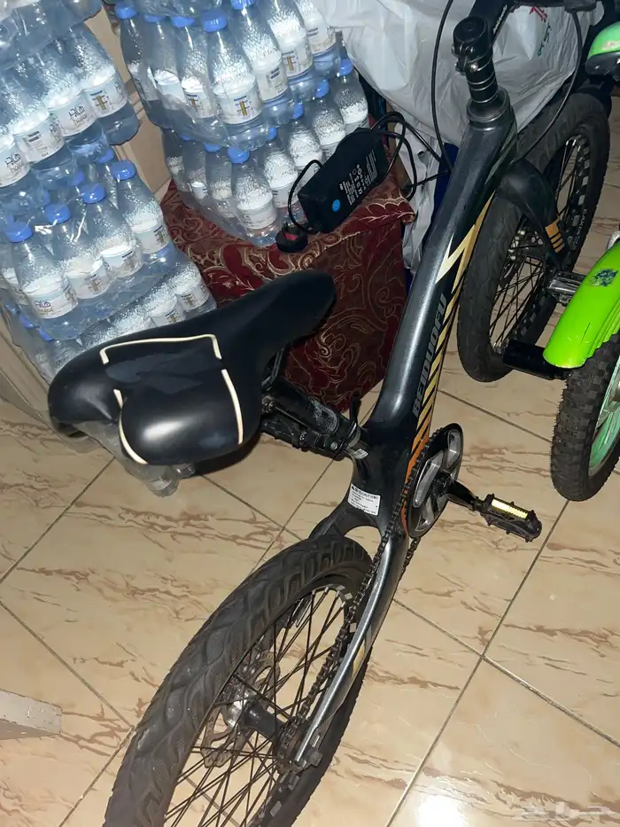 دراجه للبيييع لا يجي الا الصامل الدراجه خفيفه جدا جدا 0